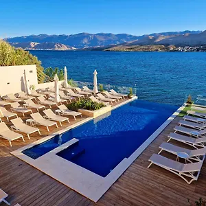 hotel-plaza-pag.hotelinzadar.com/