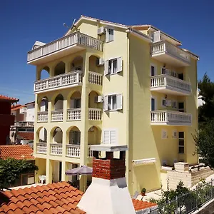 apartments-zdravko-split.hotels-in-trogir.com/